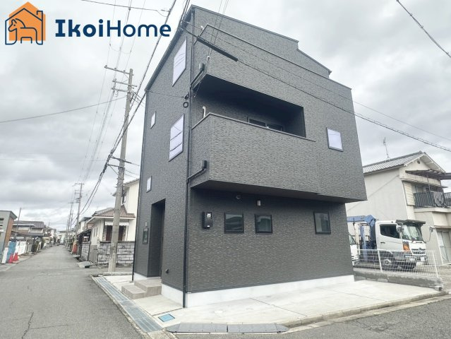 明石市二見町福里　中古戸建の外観|JR土山駅まで徒歩約18分！令和5年2月築！築浅のオール電化住宅です♪ファミリークローク2ヵ所あり！