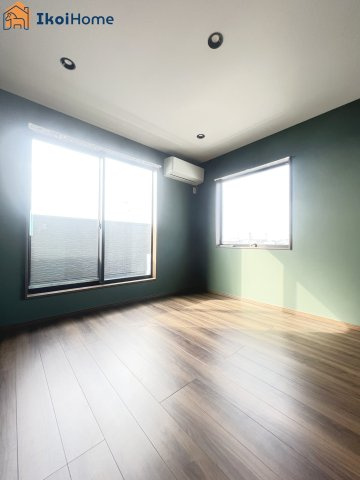 明石市二見町福里　中古戸建の寝室|●年中無休：当日予約可●オプションでより一層フローリング強くする10年保証のコーティングもご用意