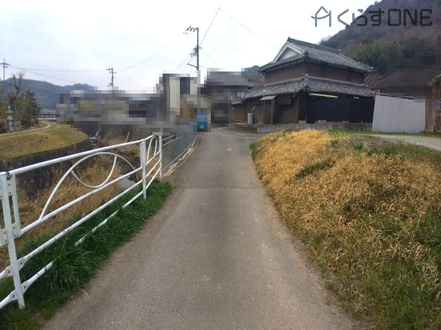 【前面道路含む現地写真】 | 姫路市飾東町小原／中古戸建（オーナーチェンジ）