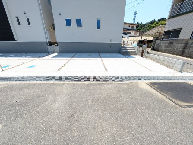 リーブルガーデン常滑市白山町2丁目　1号棟の駐車場|駐車スペース3台可能