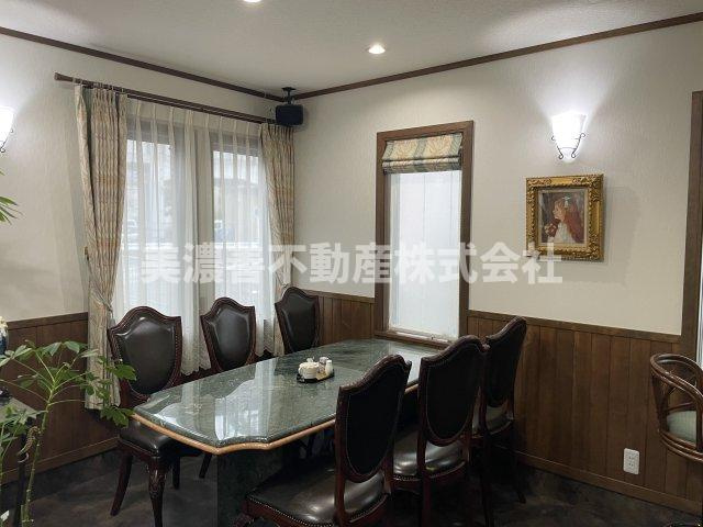 ６４９６９　岐阜市高砂町5丁目店舗の内装