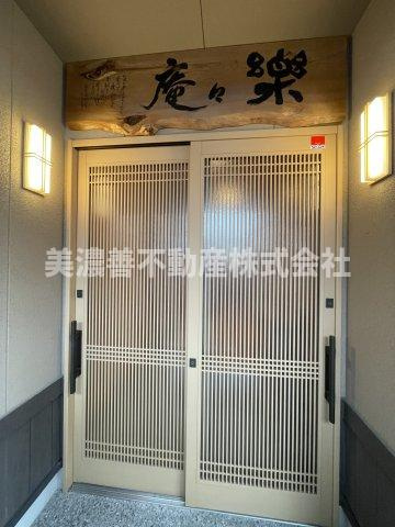 ６４９６９　岐阜市高砂町5丁目店舗の玄関