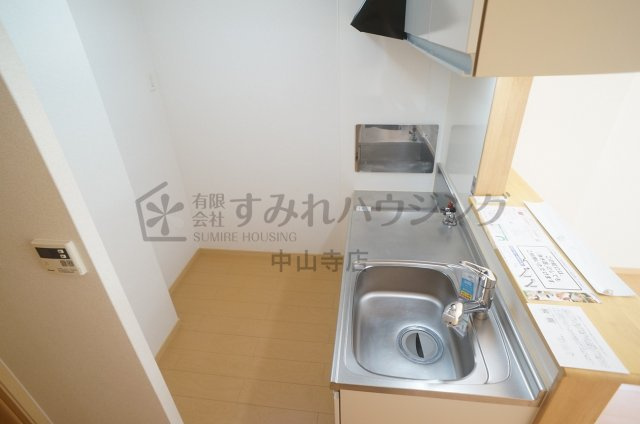 ウエストイリーデⅡの居間・リビング|参考、同建物・反転間取りの号室