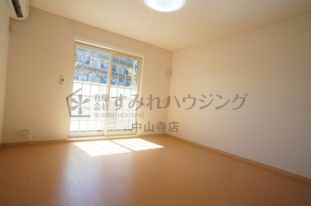 ウエストイリーデⅡの洗面所|参考、同建物・反転間取りの号室