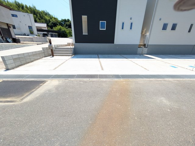 リーブルガーデン常滑市白山町2丁目　2号棟の駐車場|駐車スペース3台可能！