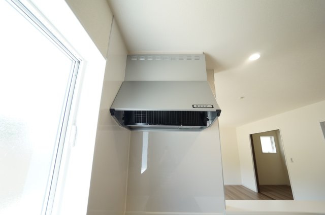 リーブルガーデン常滑市白山町2丁目　2号棟の設備|ママに嬉しいお手入れ楽々のレンジフード！！