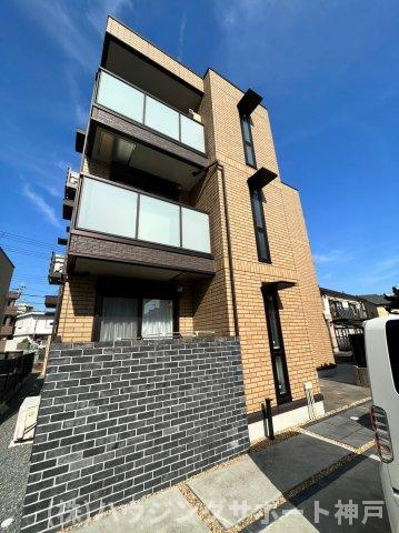 レリヤンファミリオⅧの外観