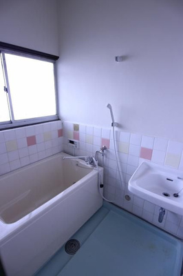 【洗面所】 | 八石荘 | ゆったりとスペースのある洗面所