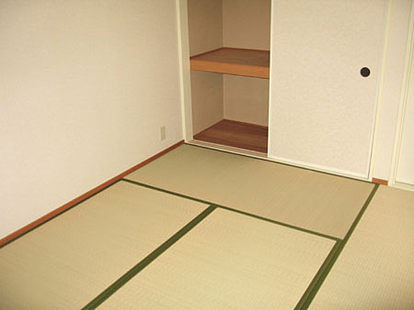 モアクレスト和気B棟の和室|和室があると落ち着いた雰囲気になりますね