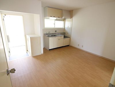 【居間・リビング】 | モアクレスト和気B棟 | ゆったりとしたリビングです