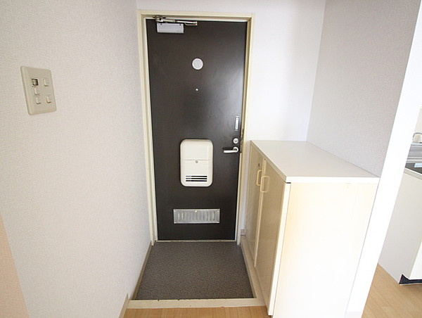 モアクレスト和気B棟の玄関|明るい玄関です