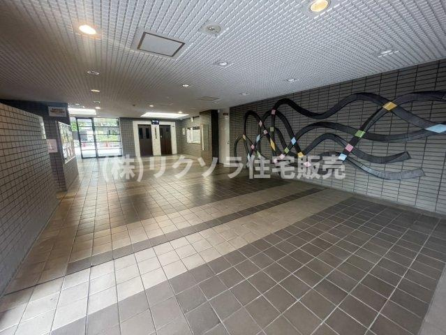 オークヒルズ香里五番館のエントランス|内部
■物件内覧・資金計画相談・住宅ローン相談、リフォーム相談、お問合せ受付中■
※当日・翌日のご内覧、ご相談はお電話でのお問合せがスムーズです！