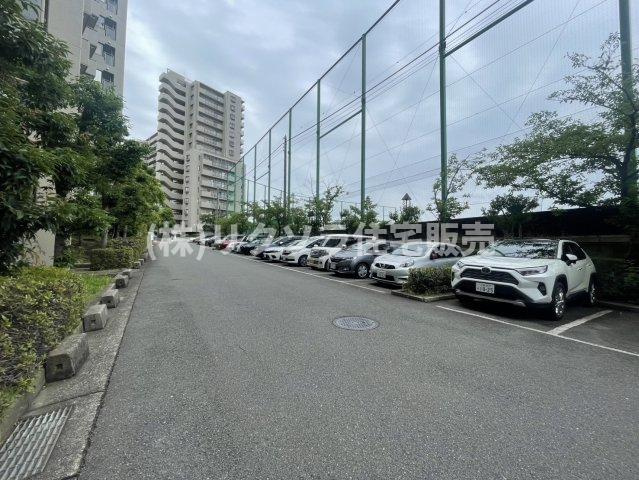 オークヒルズ香里五番館の駐車場|■物件内覧・資金計画相談・住宅ローン相談、リフォーム相談、お問合せ受付中■
※当日・翌日のご内覧、ご相談はお電話でのお問合せがスムーズです！