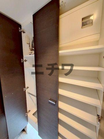 アトラス諏訪町レジデンスの玄関|★シューズBOX★