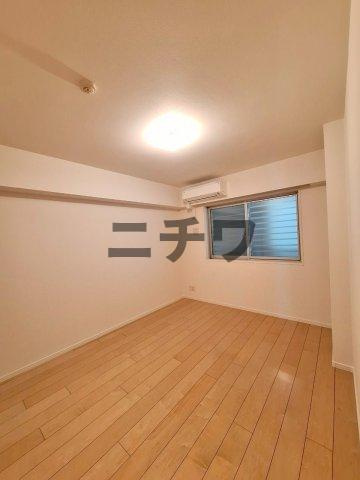 アトラス諏訪町レジデンスの寝室|★6.7帖の洋室★