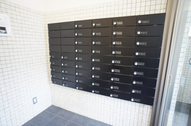 クロノス29新町のエントランス