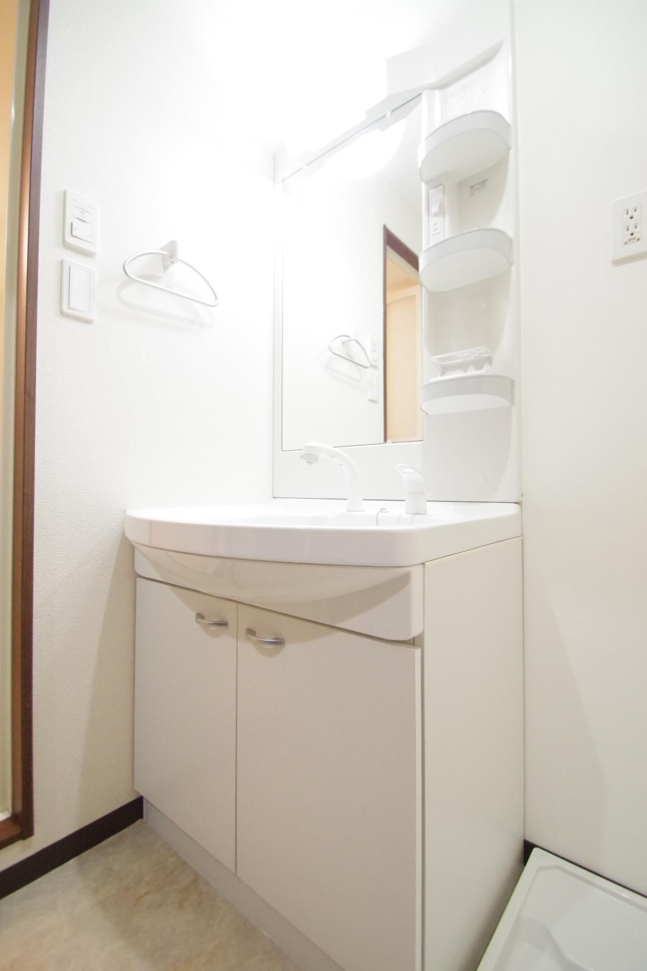 クロノス29新町の独立洗面台