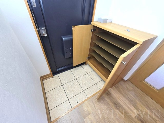 ハイツかつらの玄関