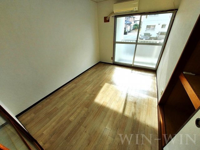 ハイツ明和 B棟の寝室