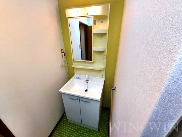 ハイツ明和 B棟の独立洗面台