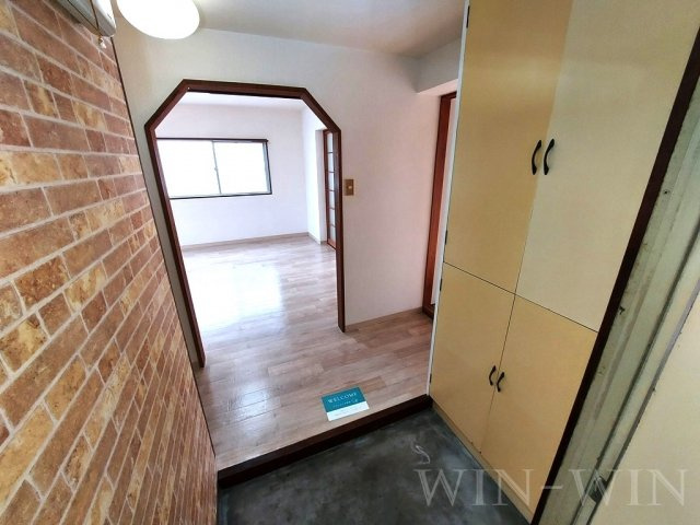 ハイツ明和 B棟の玄関