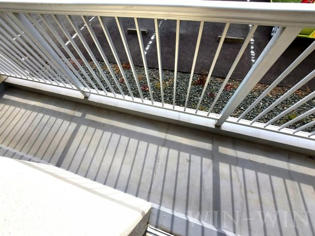 ハイツ明和 B棟のバルコニー