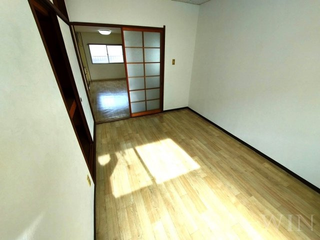 ハイツ明和 B棟の寝室