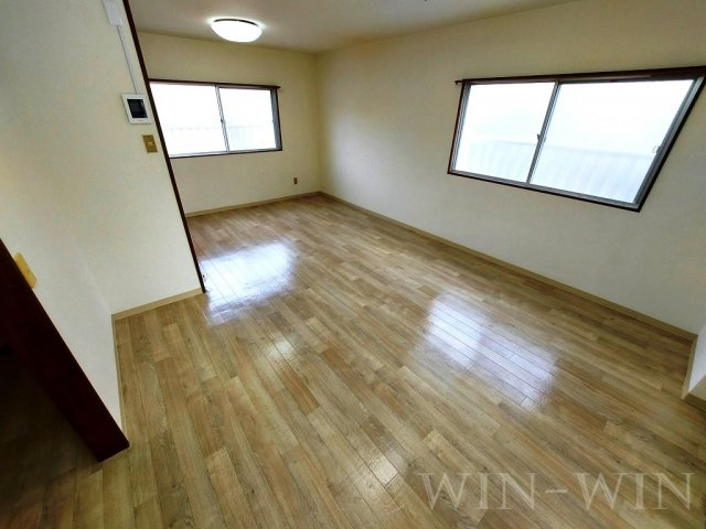 ハイツ明和 B棟の居間・リビング