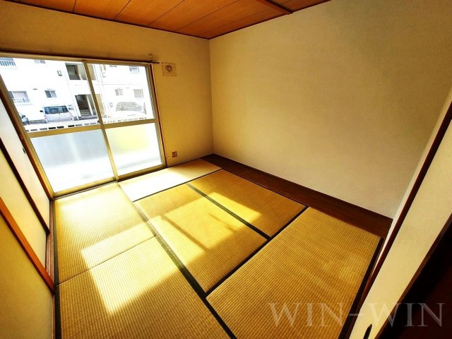 ハイツ明和 B棟の和室