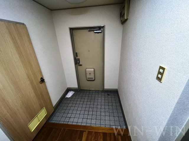 ハイツ北山の玄関