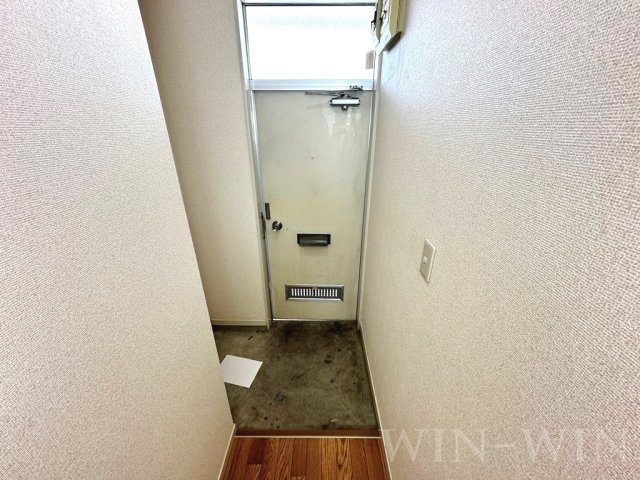 ハイツ西上 Bの玄関