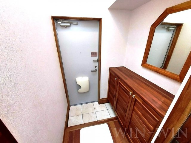 セザンヌ新栄 3の玄関