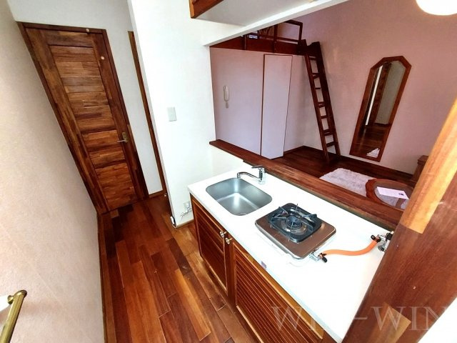 セザンヌ新栄 3のキッチン