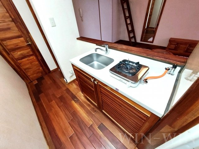 セザンヌ新栄 3のキッチン