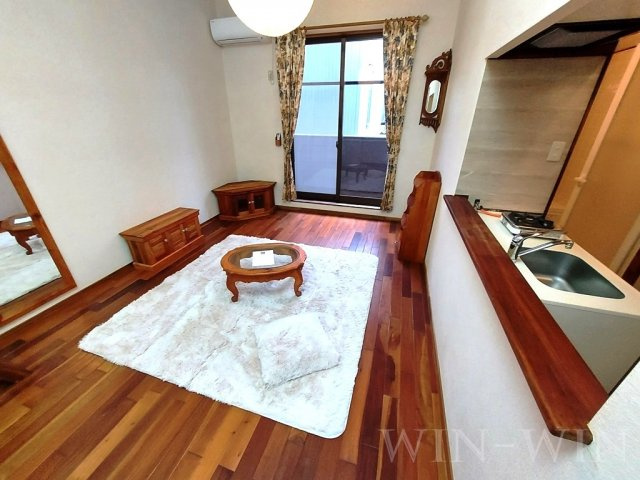 セザンヌ新栄 3の居間・リビング