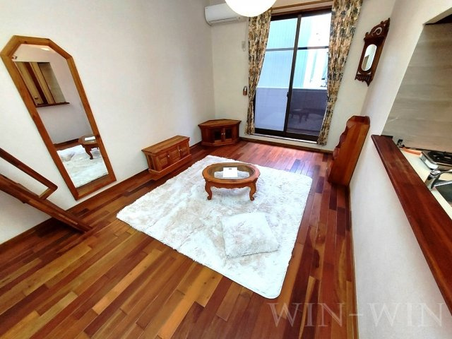 セザンヌ新栄 3の居間・リビング