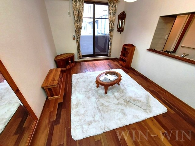 セザンヌ新栄 3の居間・リビング