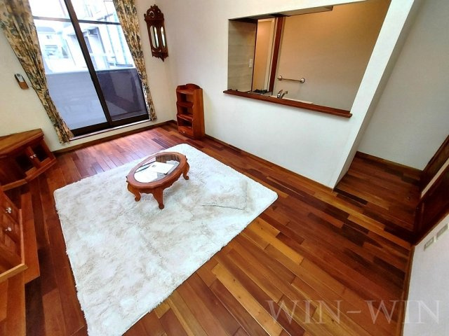 セザンヌ新栄 3の居間・リビング