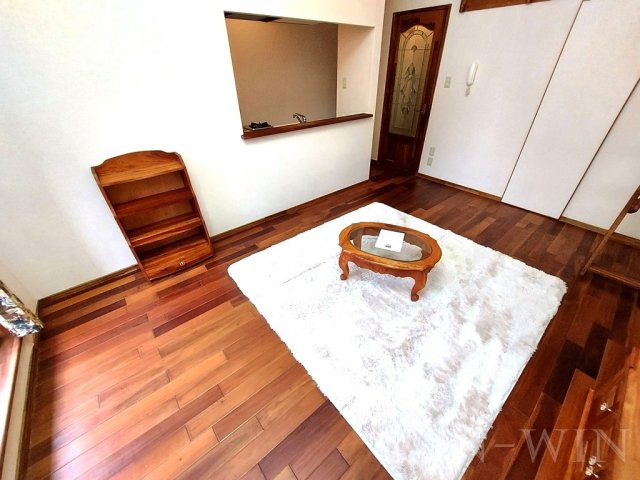 セザンヌ新栄 3の居間・リビング