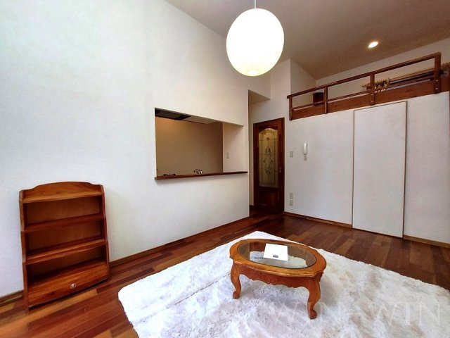 セザンヌ新栄 3の居間・リビング