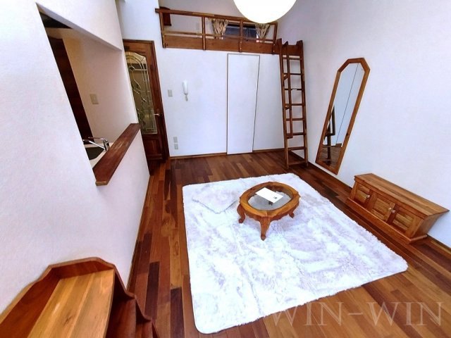 セザンヌ新栄 3の居間・リビング