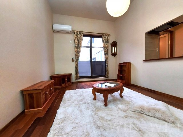 セザンヌ新栄 3の居間・リビング