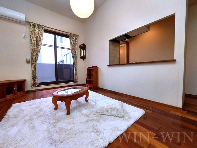 セザンヌ新栄 3の居間・リビング