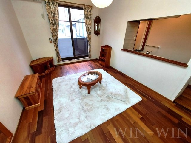 セザンヌ新栄 3の居間・リビング