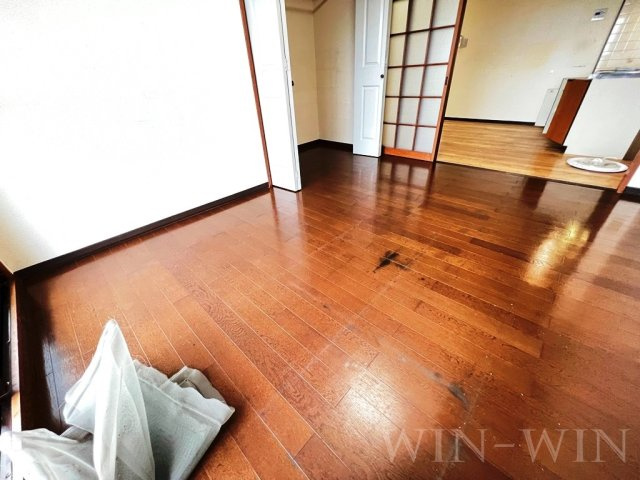 フィオーレ田中の洋室