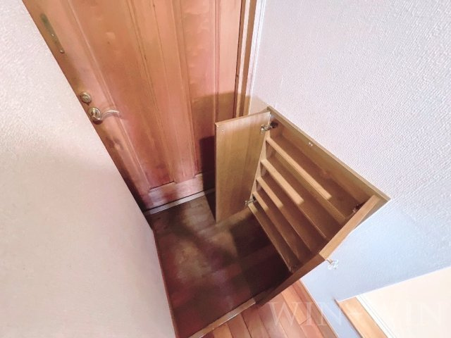 セザンヌ新栄 2の玄関