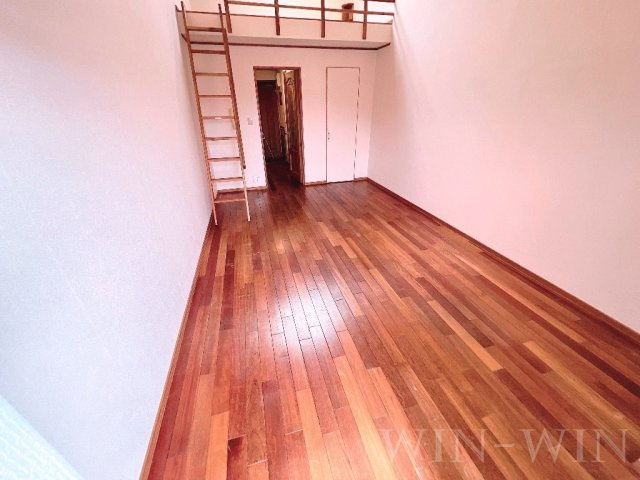 セザンヌ新栄 2の居間・リビング