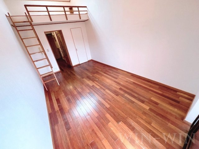 セザンヌ新栄 2の居間・リビング