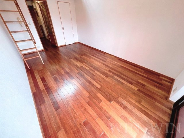 セザンヌ新栄 2の居間・リビング