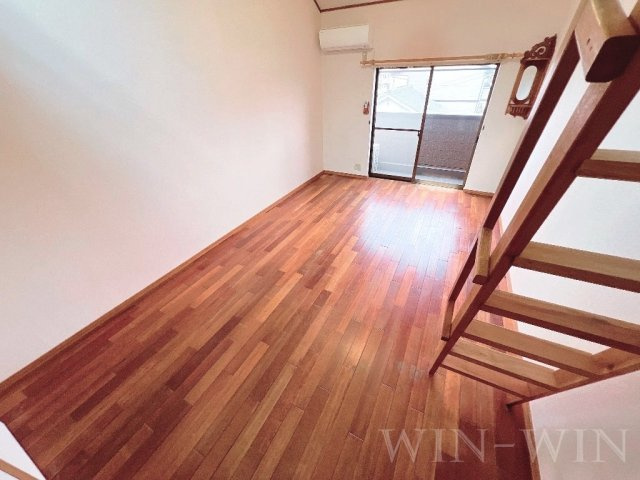 セザンヌ新栄 2の居間・リビング